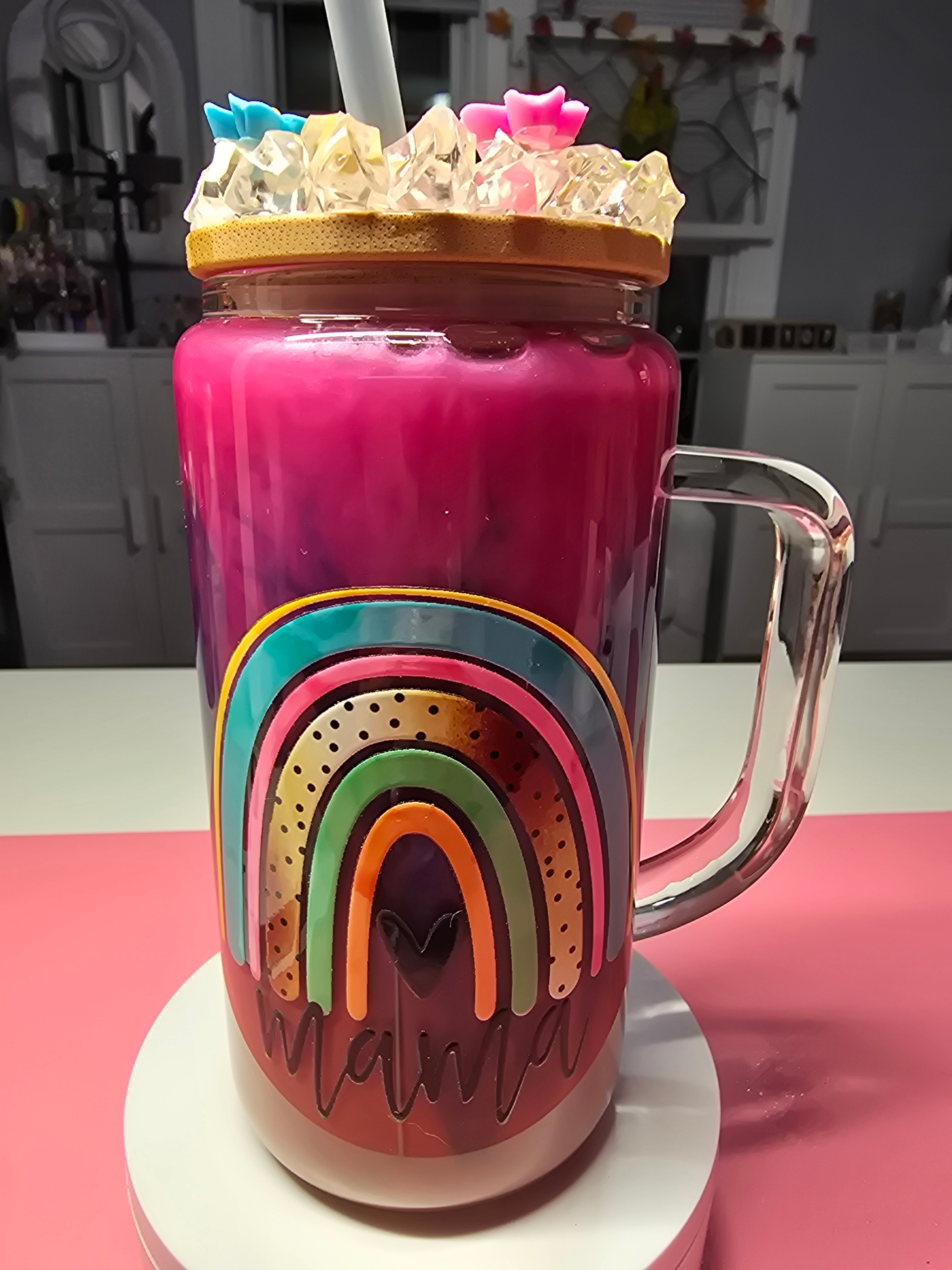 "Mama" cup. 16 oz glass layered swirl cup with handle